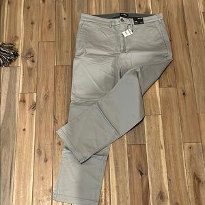 NWT Express Men's Gray Chino Pants